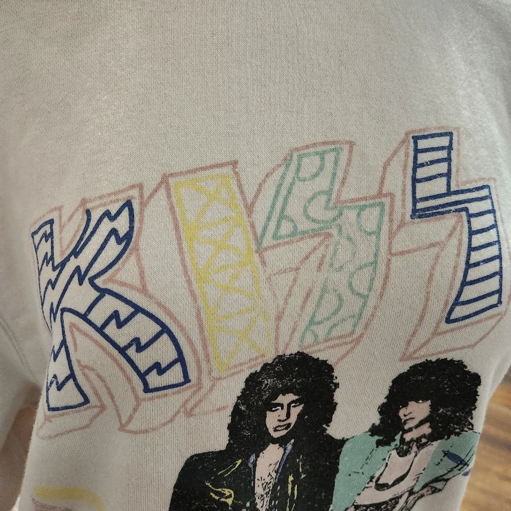 Graphic Print KISS White Sweater S/M - Picture 5 of 13